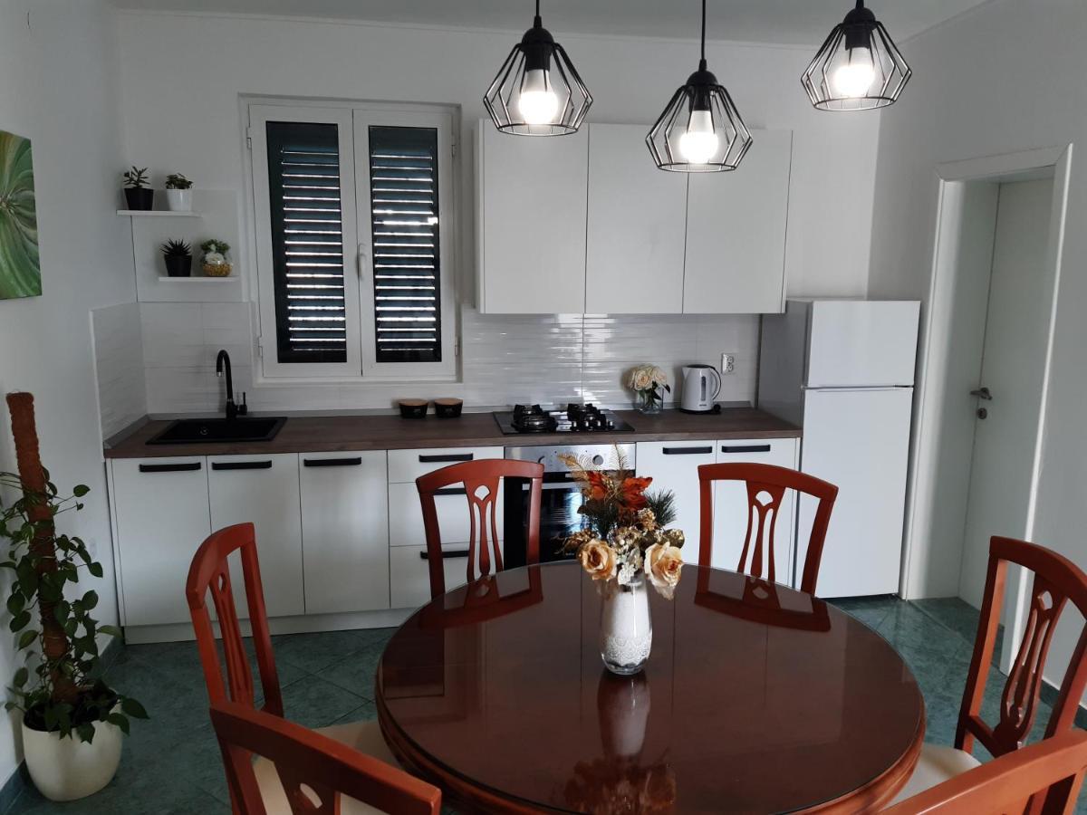 Apartments By The Sea Pag - 16100 Pag Town Luaran gambar
